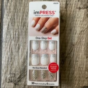 NWT imPRESS Press-On Manicure “One Shine Day” (White + Glitter accent nails)